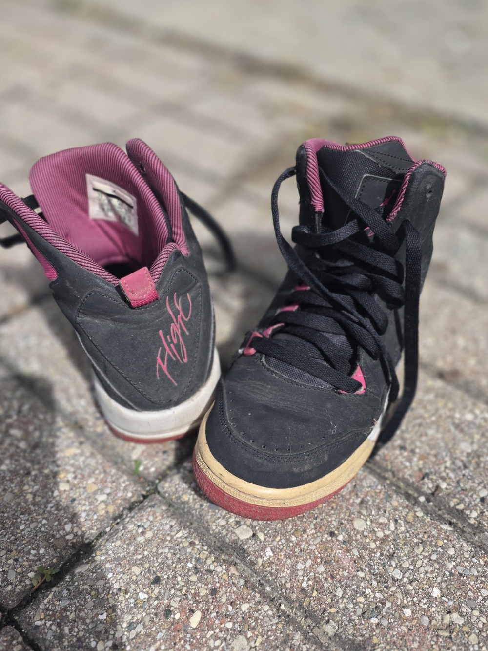 VTG Flight Jordan Kid's High-Top Sneakers in Black and Pink